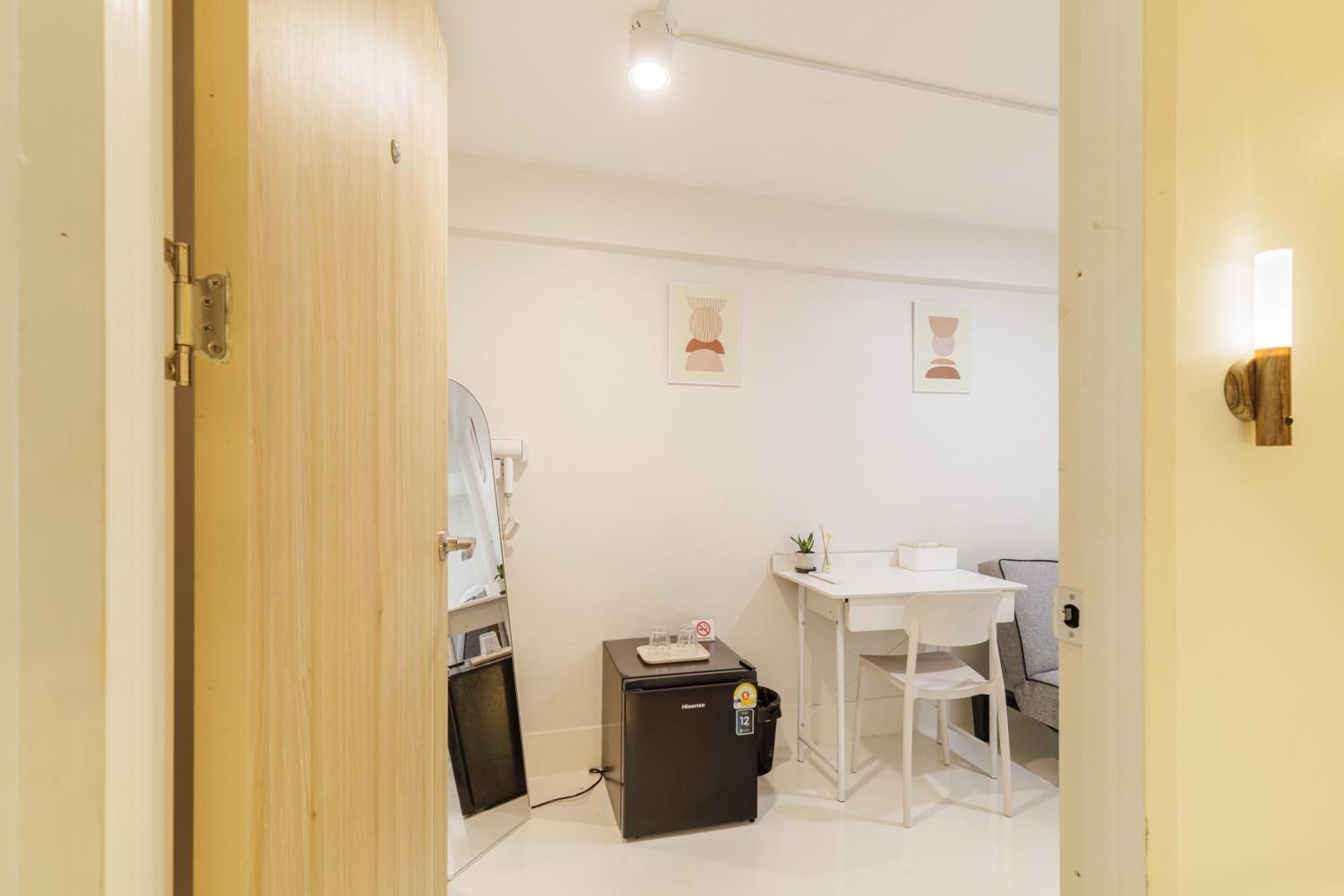 A Townhouse 100m From Bts Bangchak Guest house *