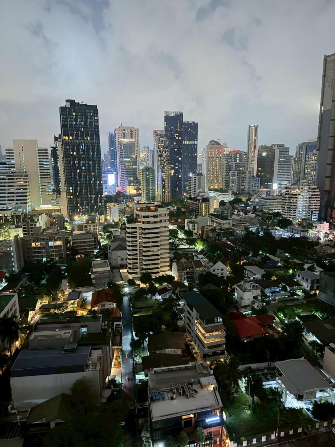 Phrom Phong 1br Luxe With Pool Gym Park Center Pangsapuri