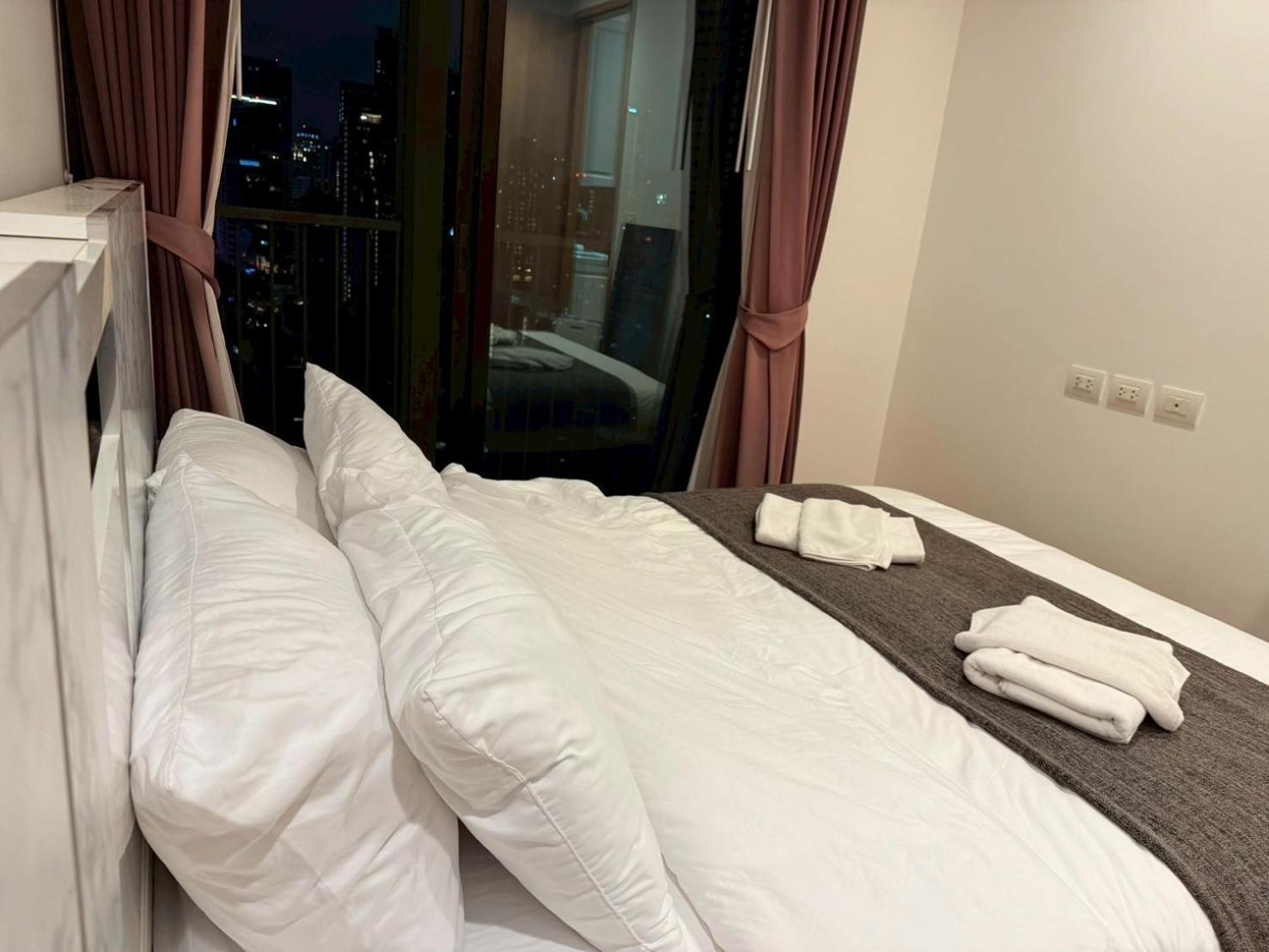 Leilighet Phrom Phong 1br Luxe With Pool Gym Park Center Bangkok