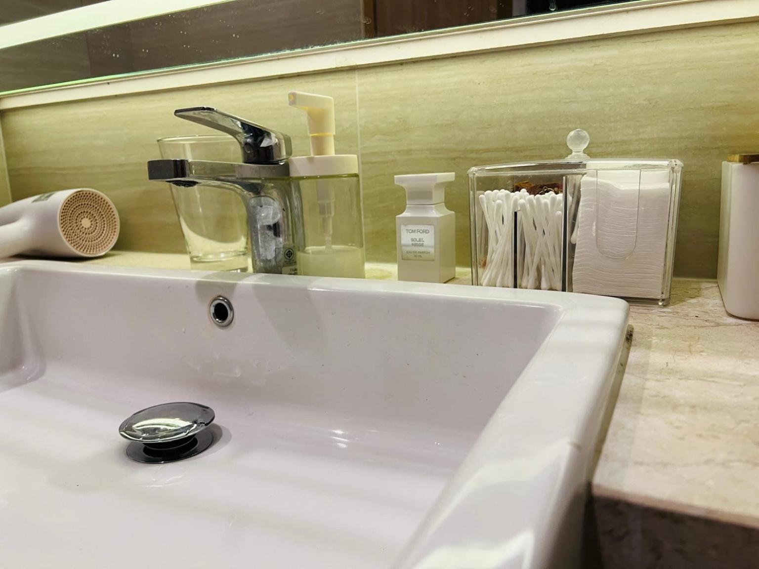 Pangsapuri Phrom Phong 1br Luxe With Pool Gym Park Center *