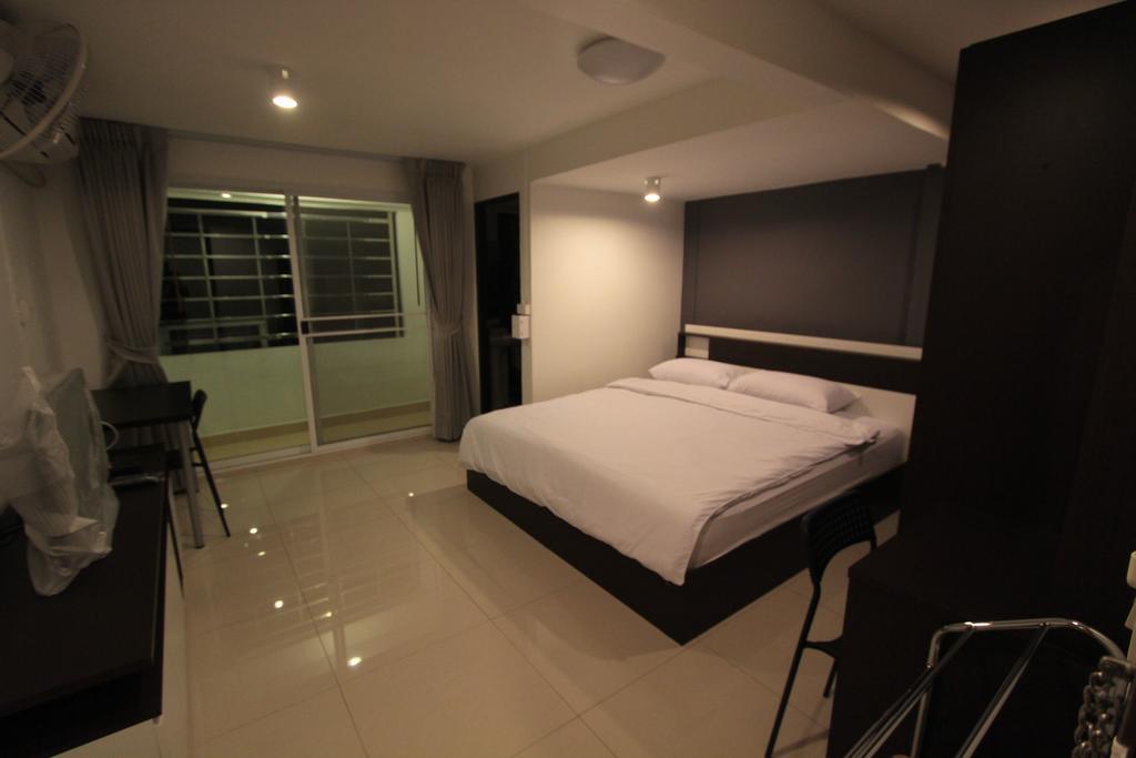 Napaville Huai Khwang Bangkok