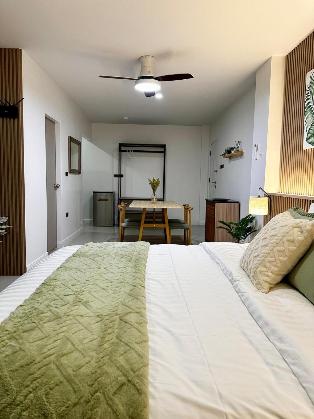 Serene Escape 2 Mins From Srt Wat Samien Nari Apartemen *