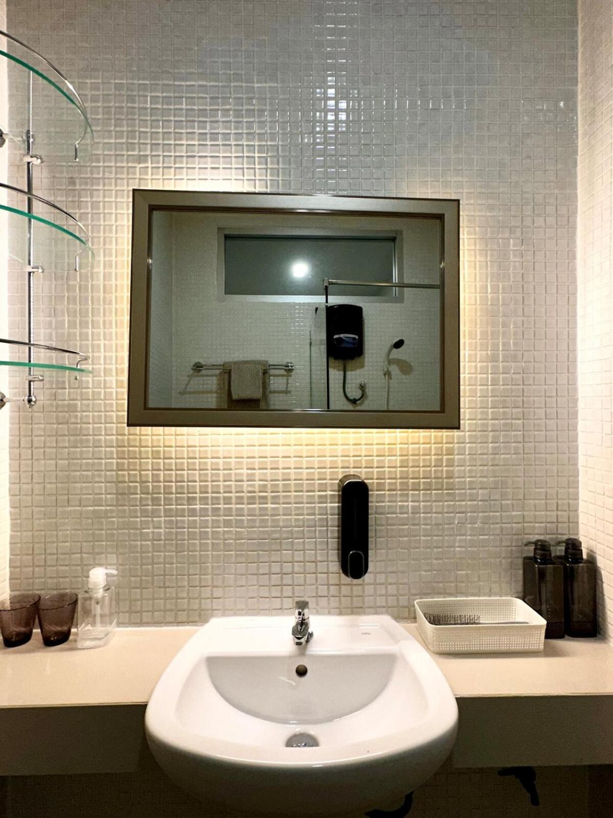 Serene Escape 2 Mins From Srt Wat Samien Nari Apartemen Bangkok