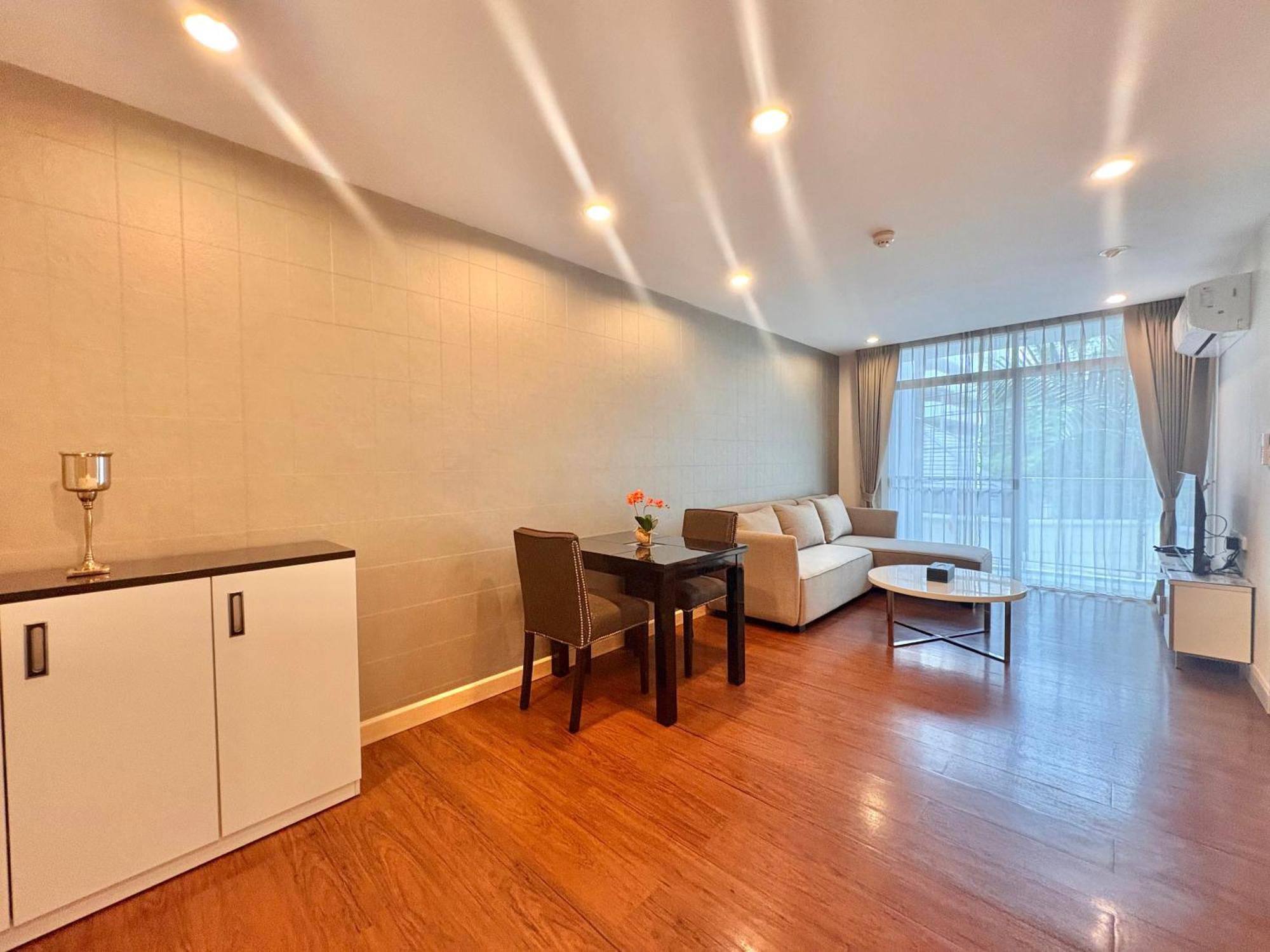 Icon Narindra An Expansive And Elegant With A Complimentary Minibar Service Hotel Bangkok