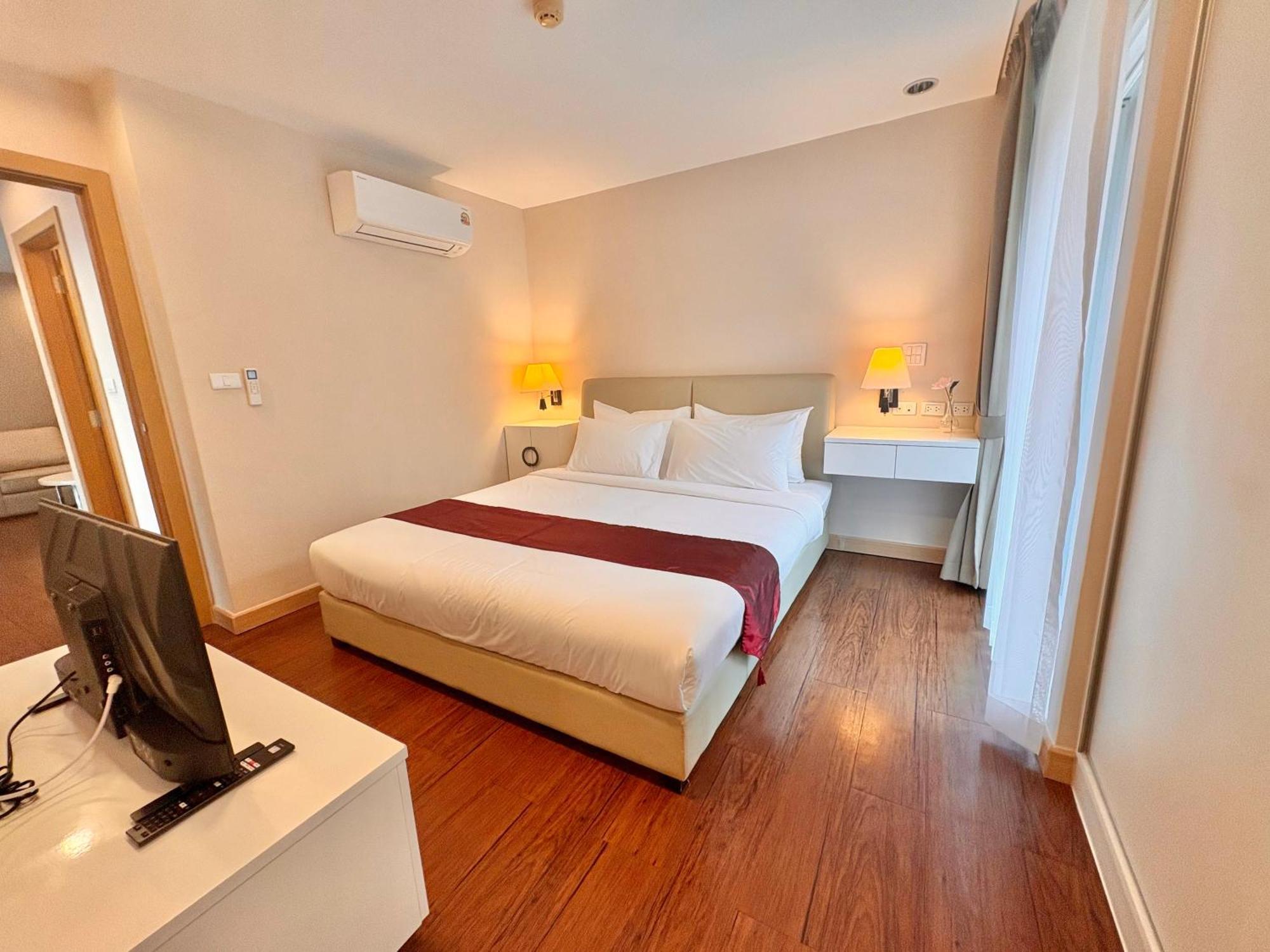 Icon Narindra An Expansive And Elegant With A Complimentary Minibar Service Hotel Bangkok