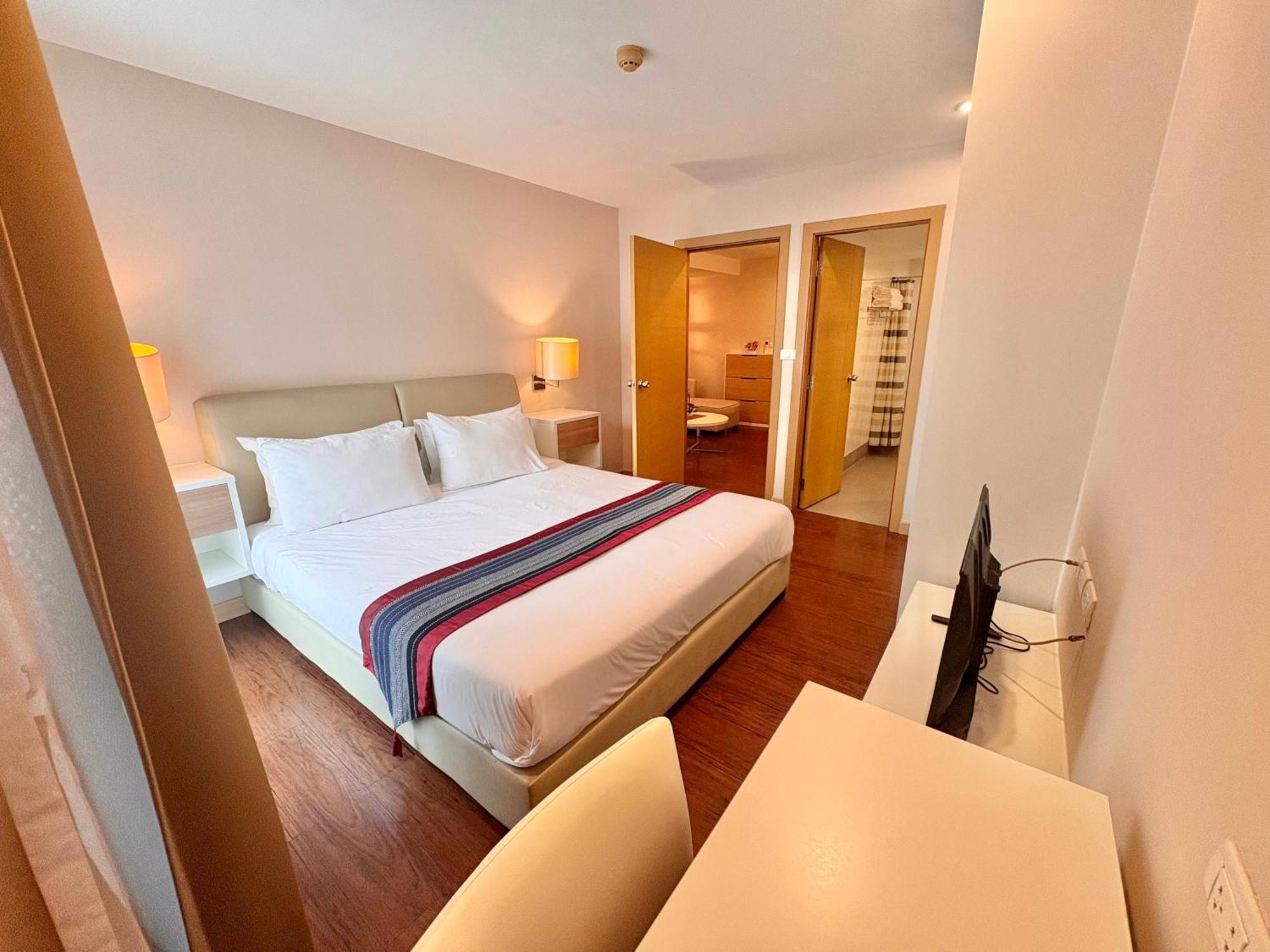 Icon Narindra An Expansive And Elegant With A Complimentary Minibar Service Hotel 4*