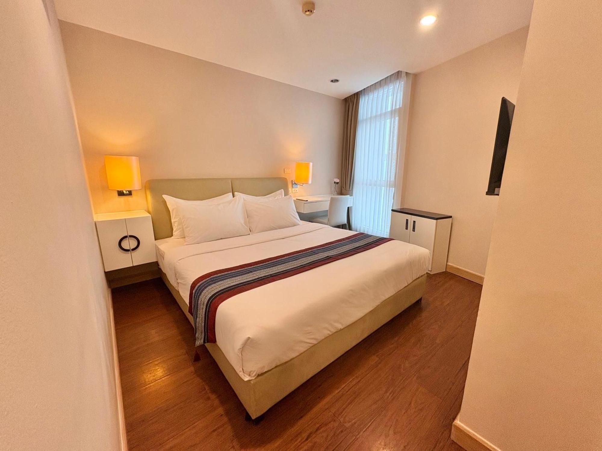Hotel Icon Narindra An Expansive And Elegant With A Complimentary Minibar Service