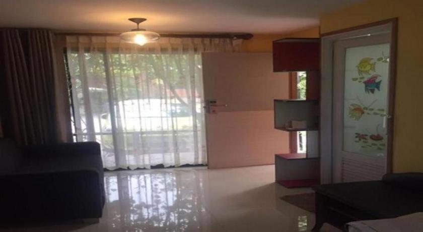 Tempat peranginan Oyo 271 The Romklao Bangkok