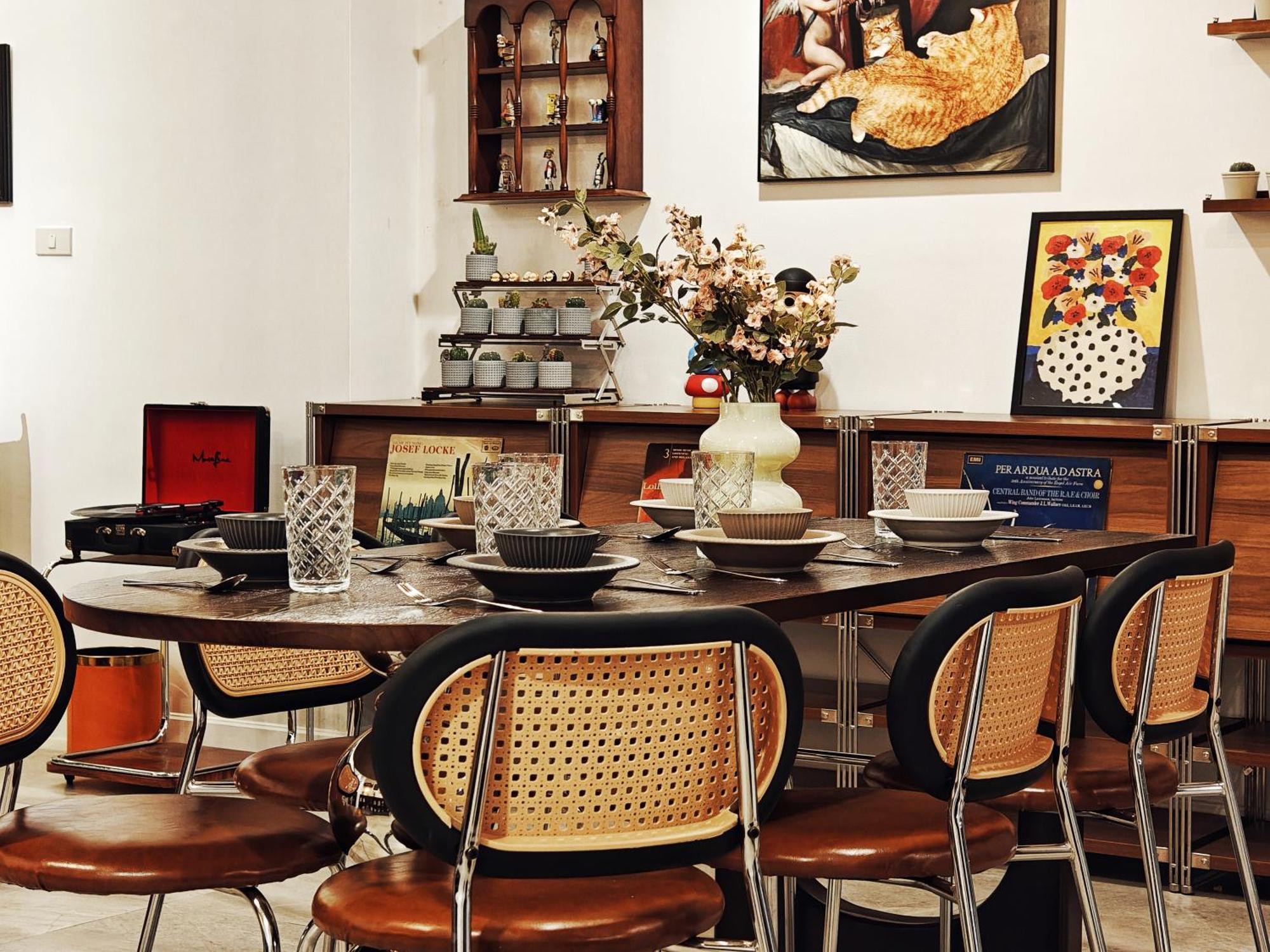 4br Modern Art With Free Wi-fi Netflix Vinyl Villa Bangkok