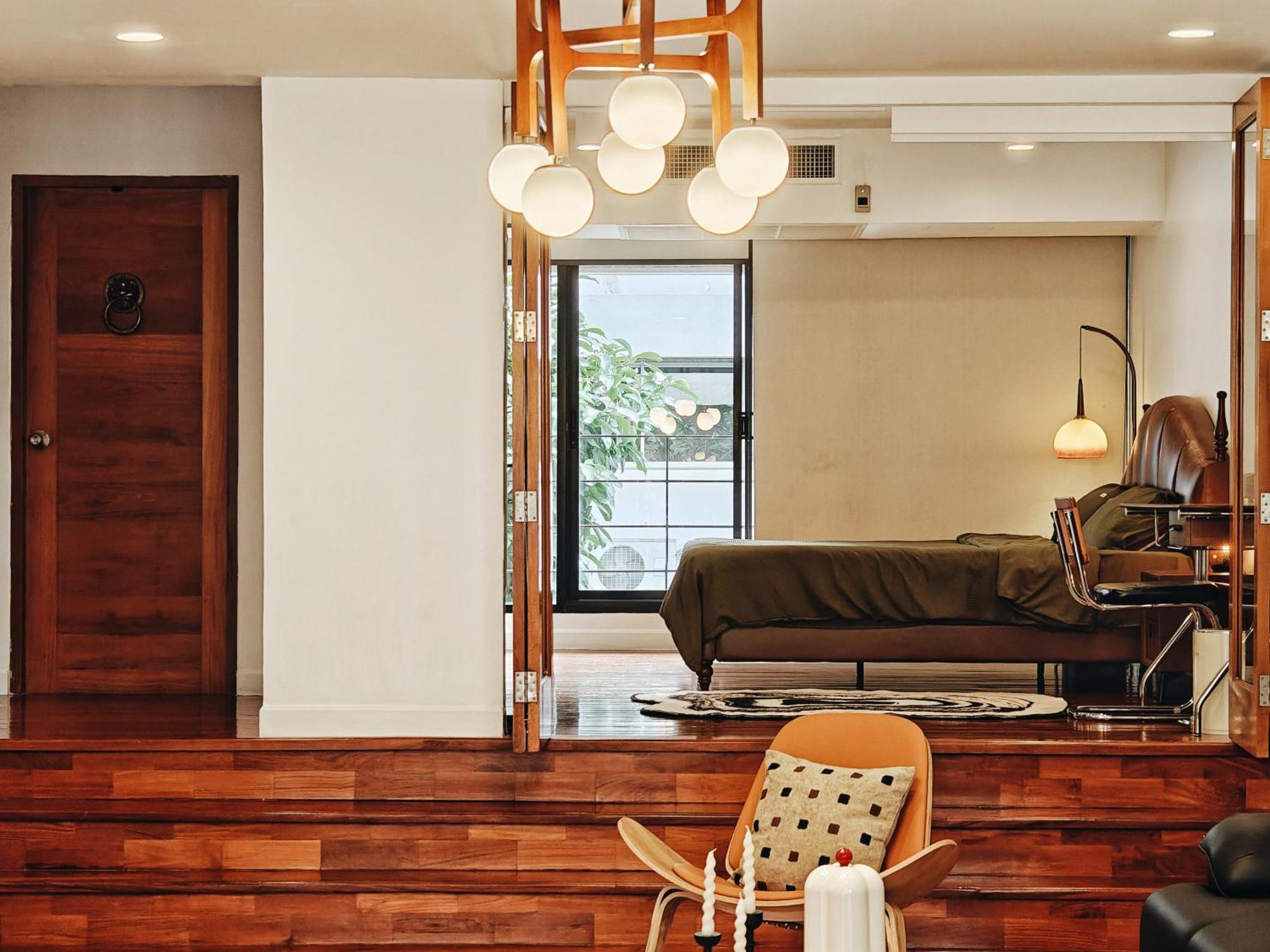 Villa 4br Modern Art With Free Wi-fi Netflix Vinyl Bangkok