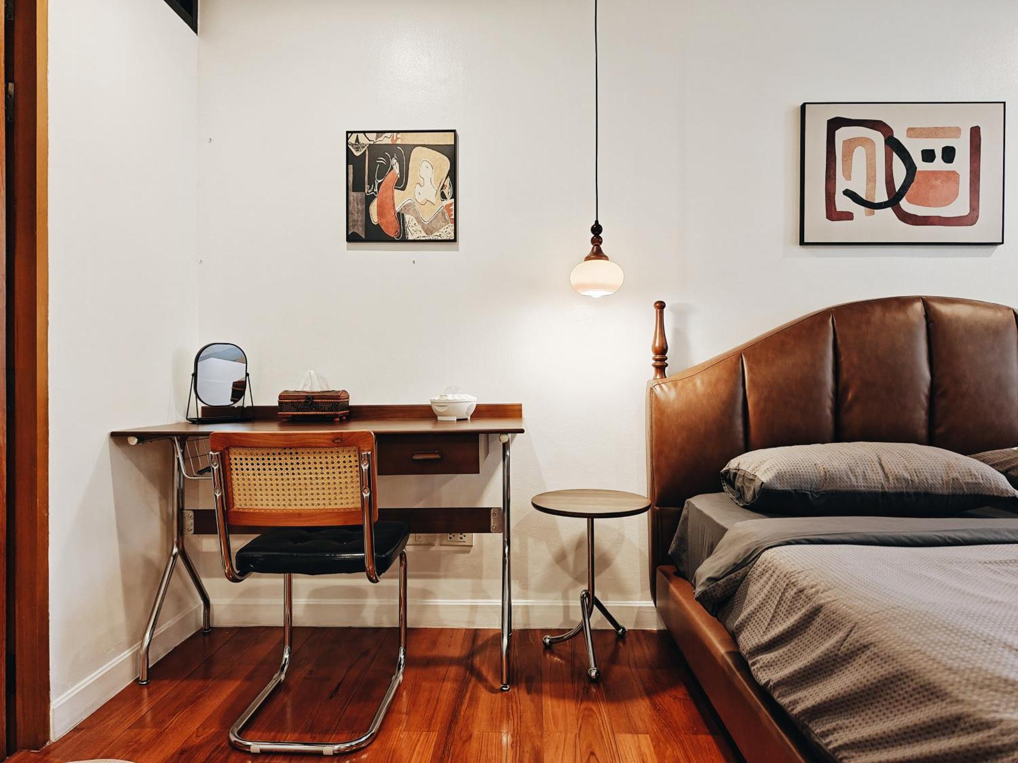 4br Modern Art With Free Wi-fi Netflix Vinyl Villa
