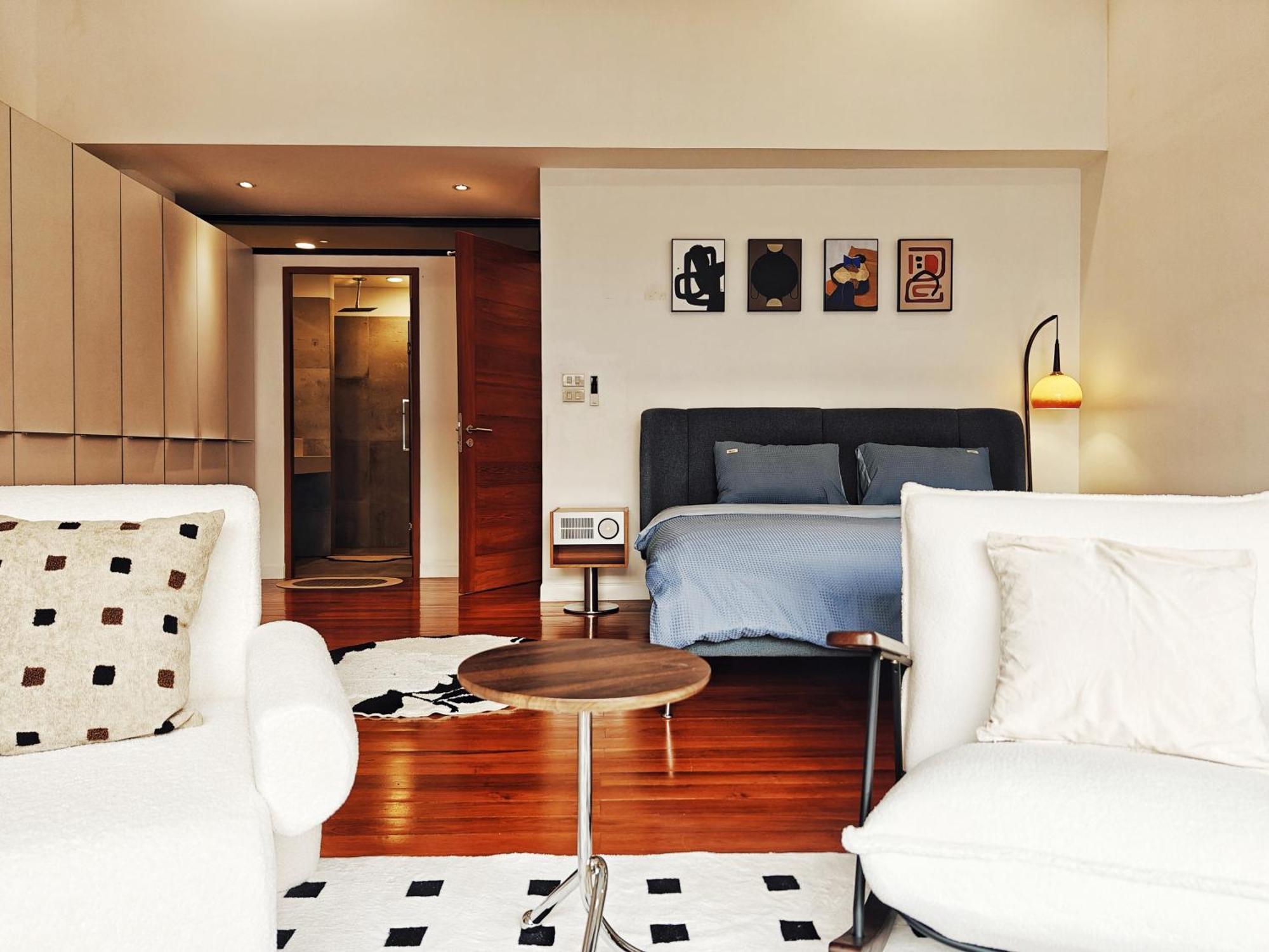 4br Modern Art With Free Wi-fi Netflix Vinyl Bangkok