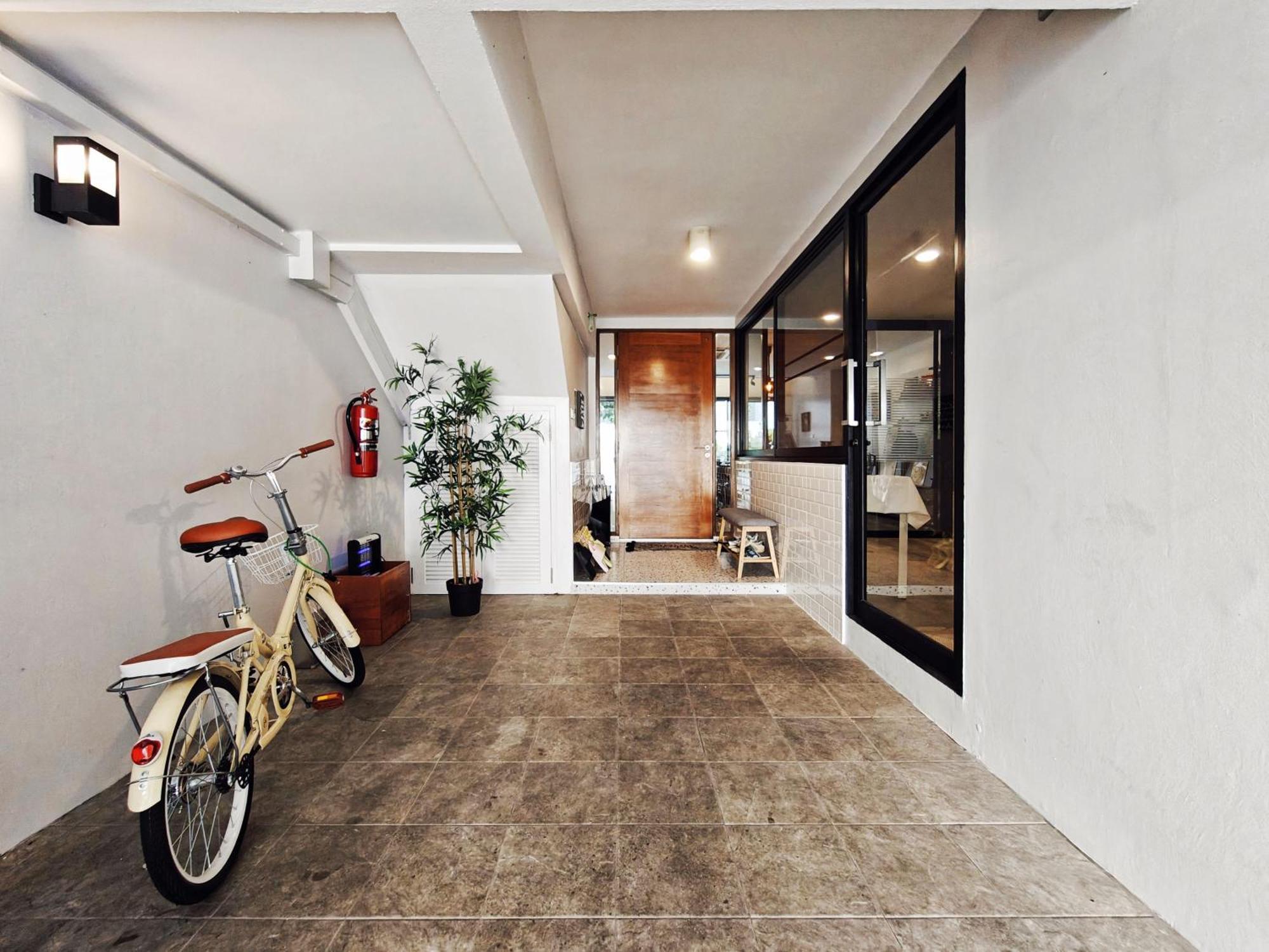4br Modern Art With Free Wi-fi Netflix Vinyl Villa *