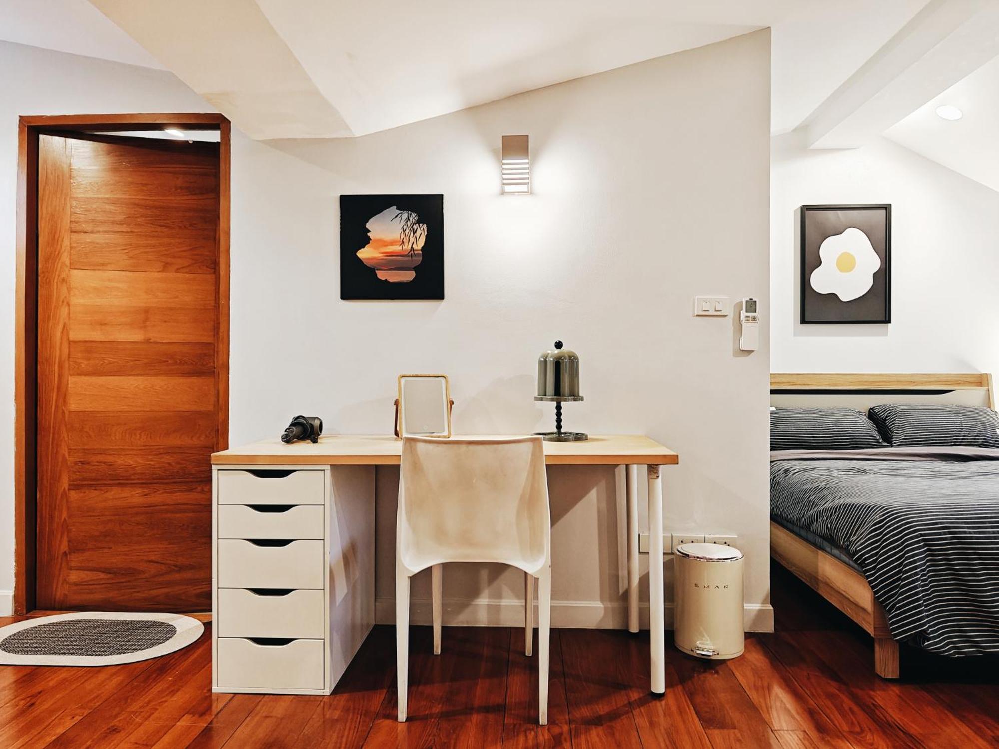 Villa 4br Modern Art With Free Wi-fi Netflix Vinyl Bangkok