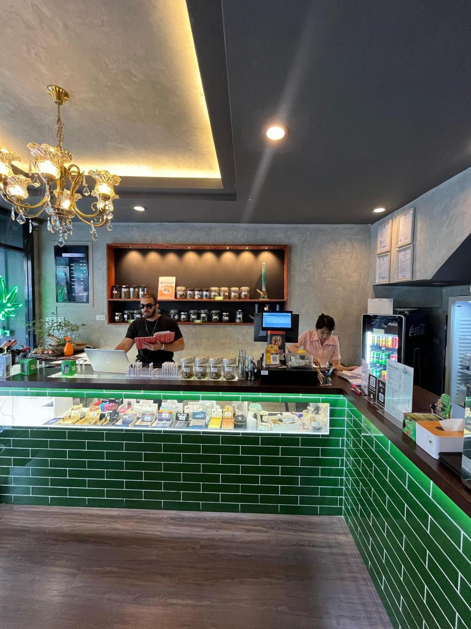 Brew Beyond Dispensary And Gjestgiverier Bangkok