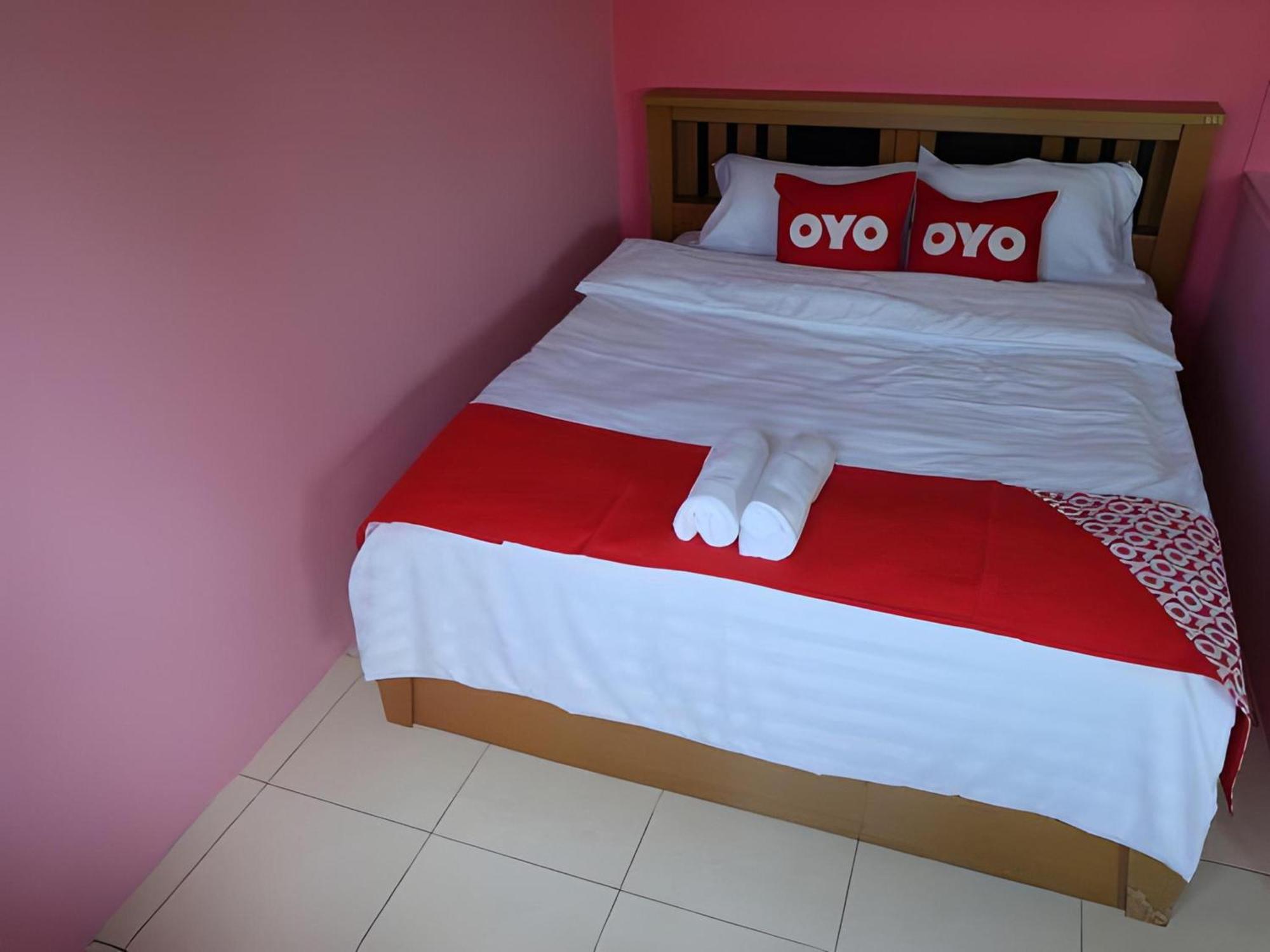 Hotel Oyo 75429 '101 Place Navanakorm'