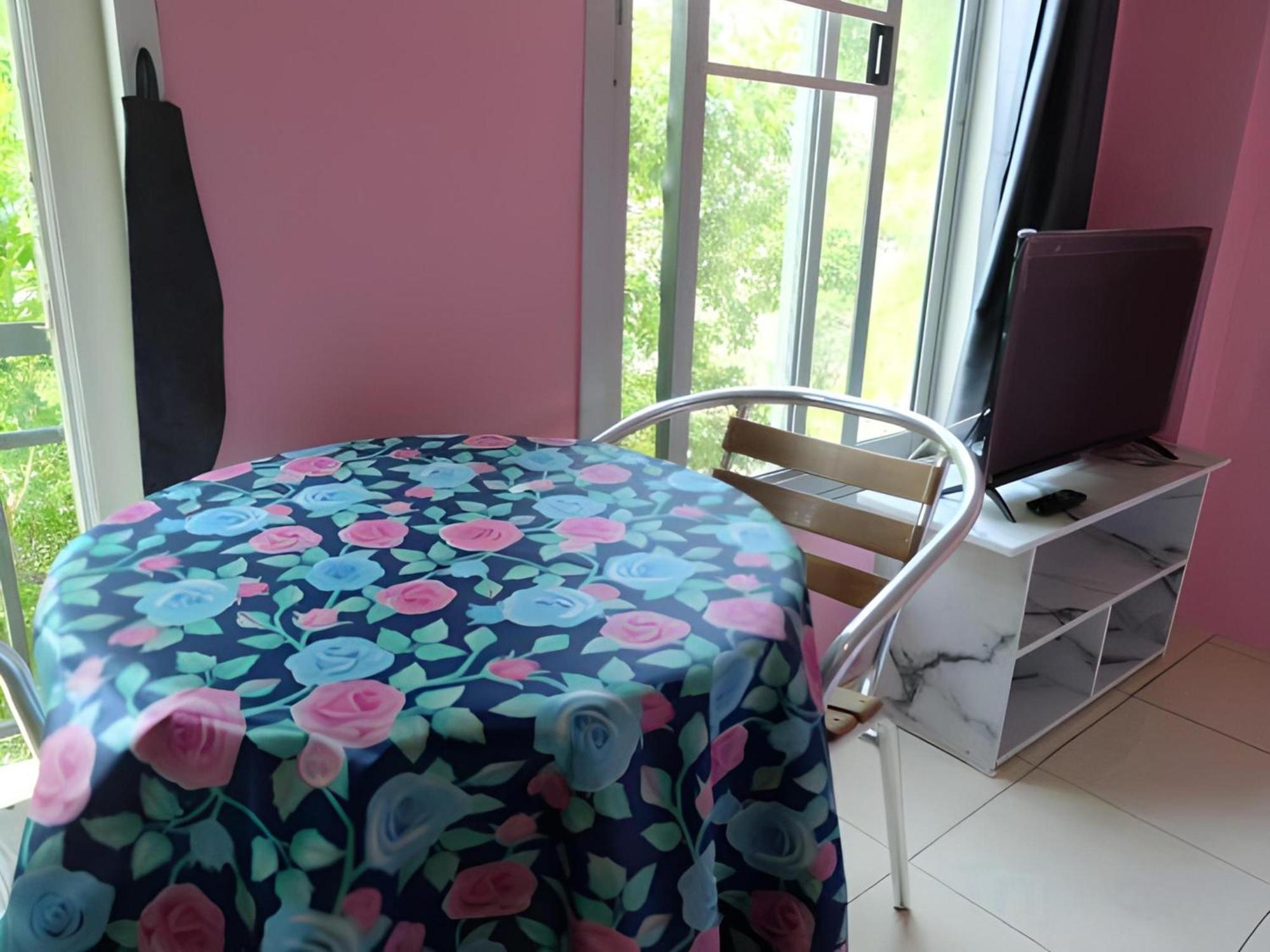 Hotel Oyo 75429 '101 Place Navanakorm' 3*