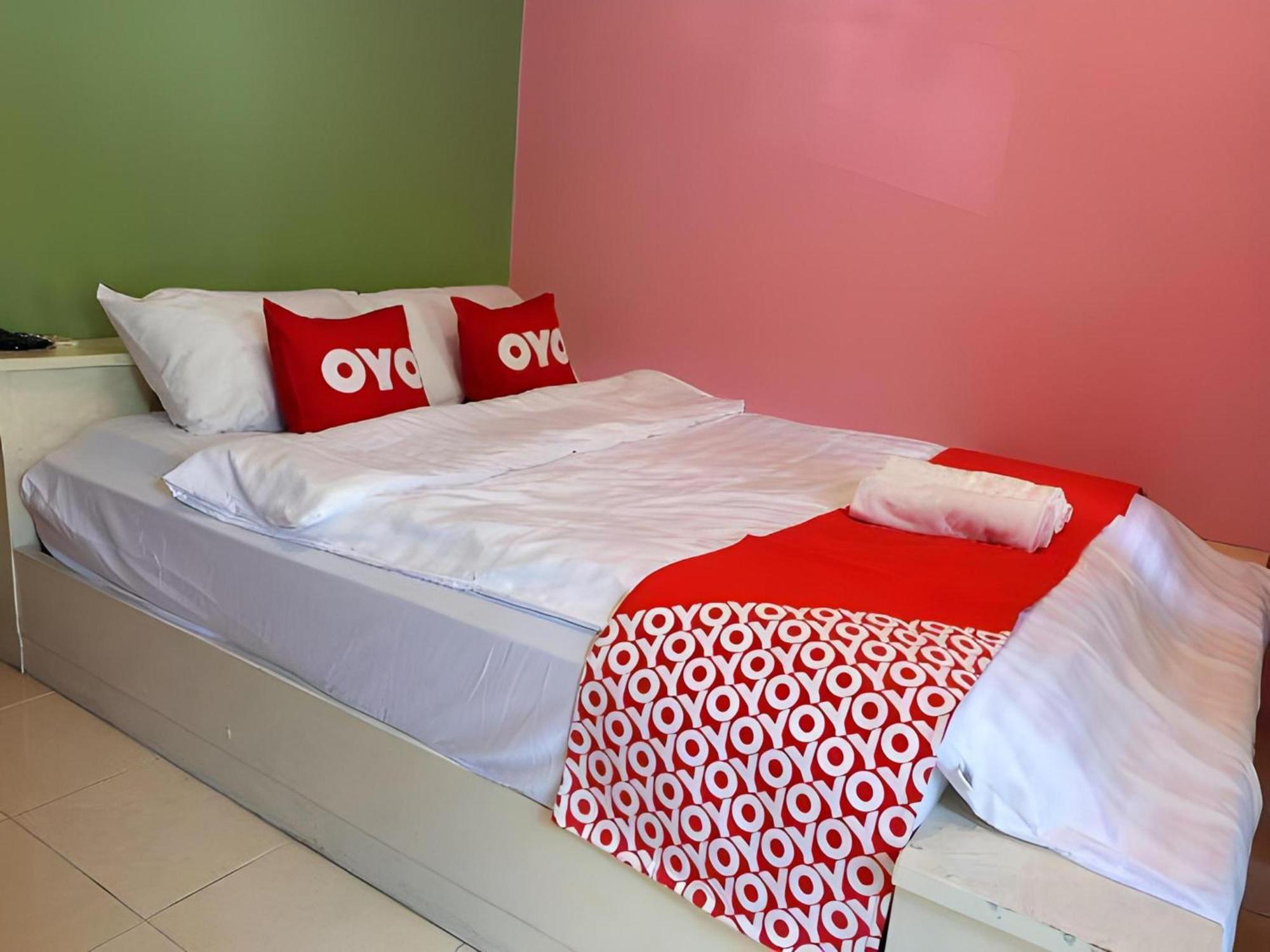 Hotel Oyo 75429 '101 Place Navanakorm'