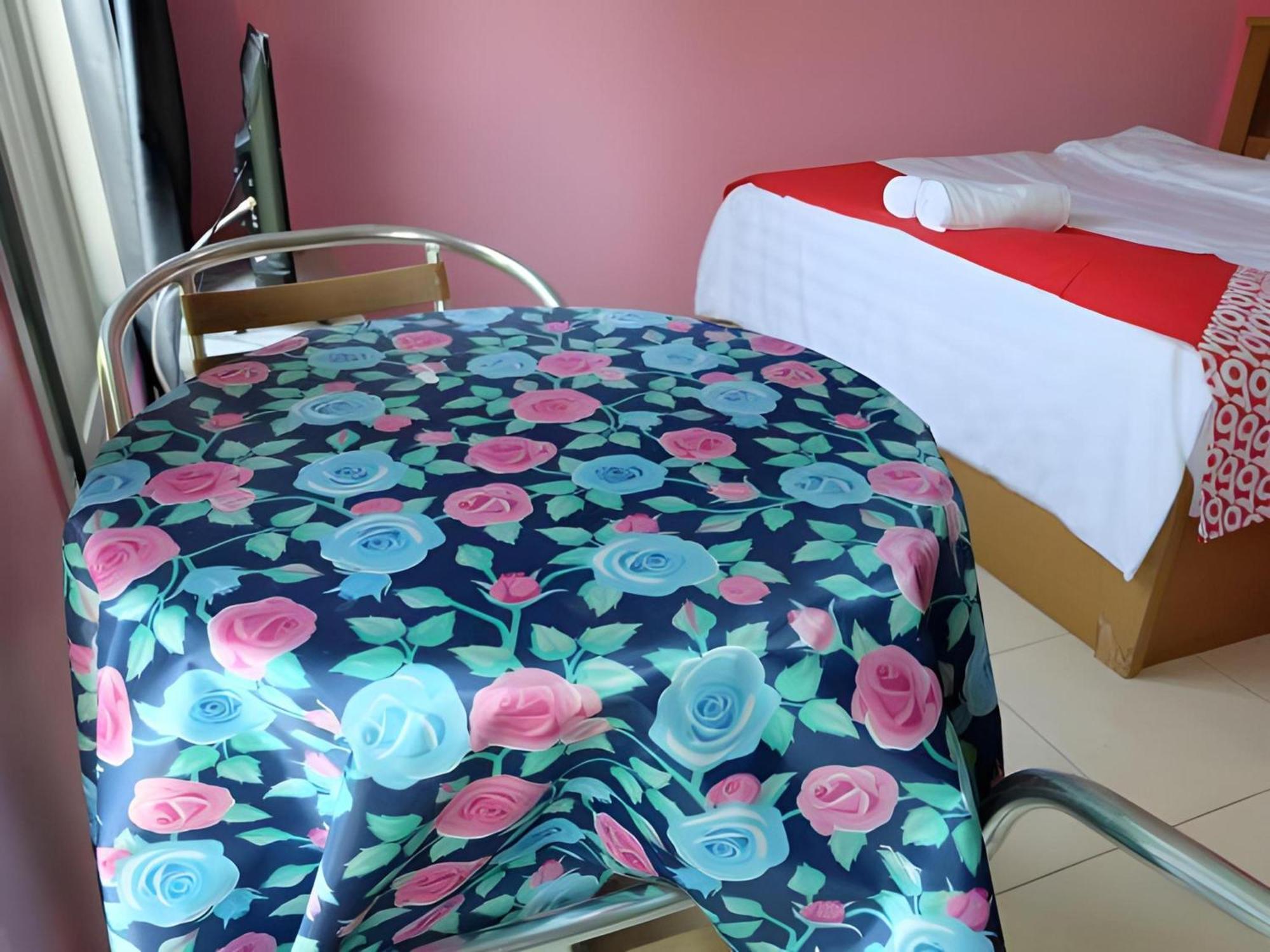 Oyo 75429 '101 Place Navanakorm' Hotel 3*