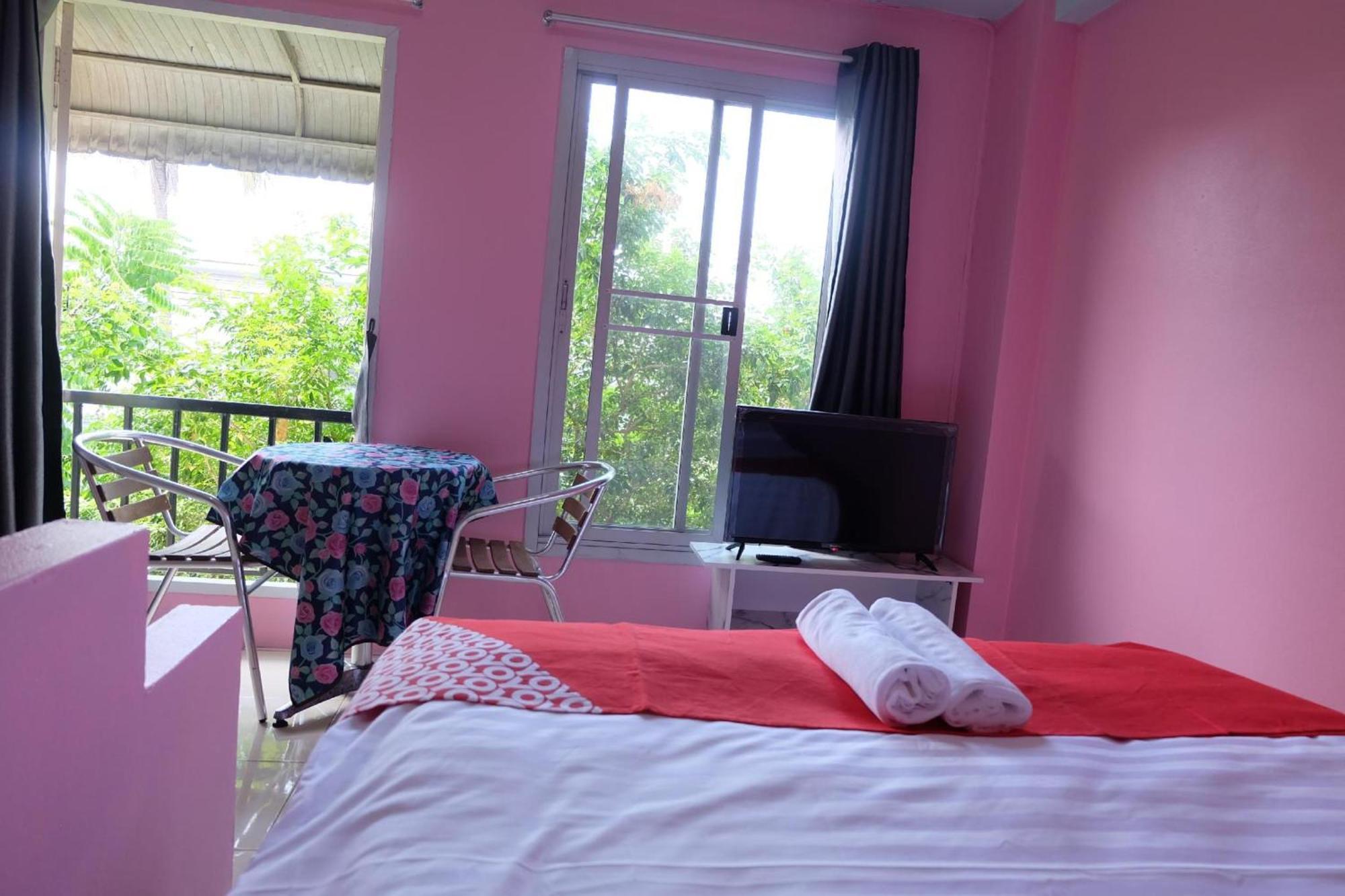Oyo 75429 '101 Place Navanakorm' 3* Bangkok