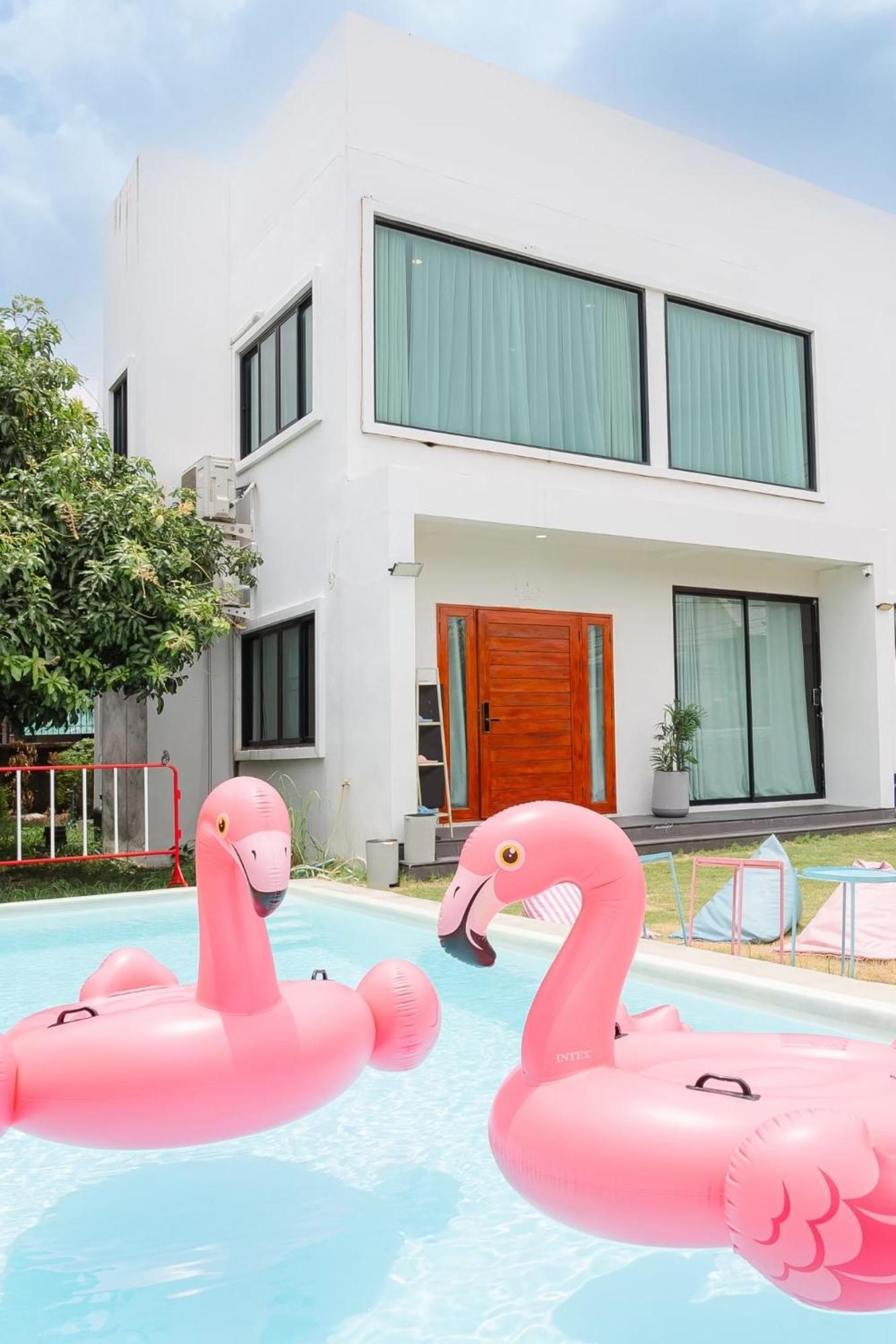 Pool 103 Villa Bangkok