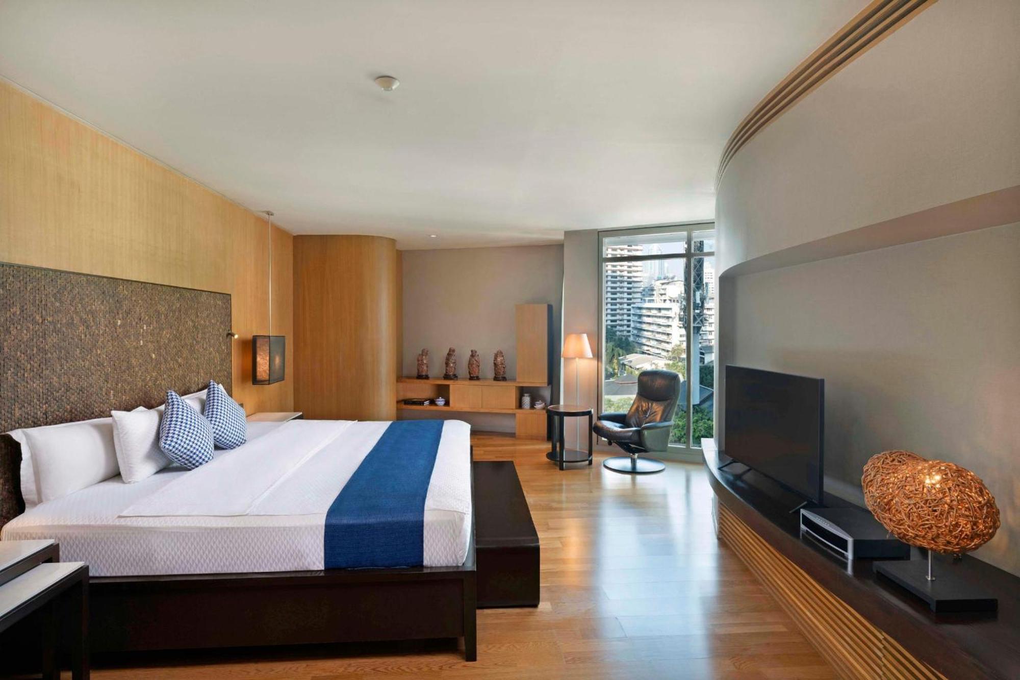 Maduzi Hotel, Hotel