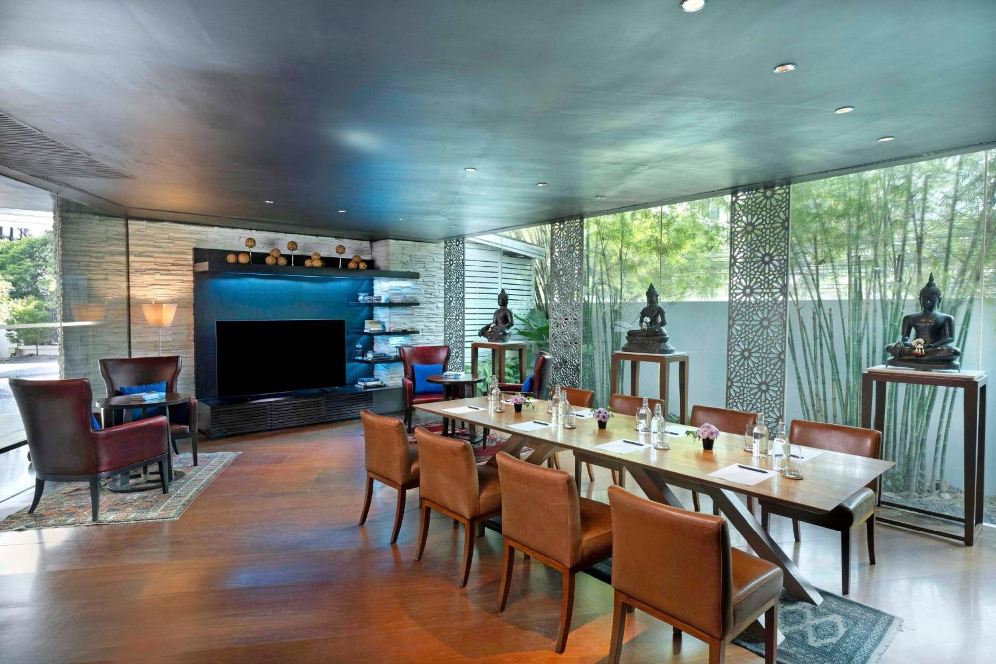 Maduzi Hotel, 4*