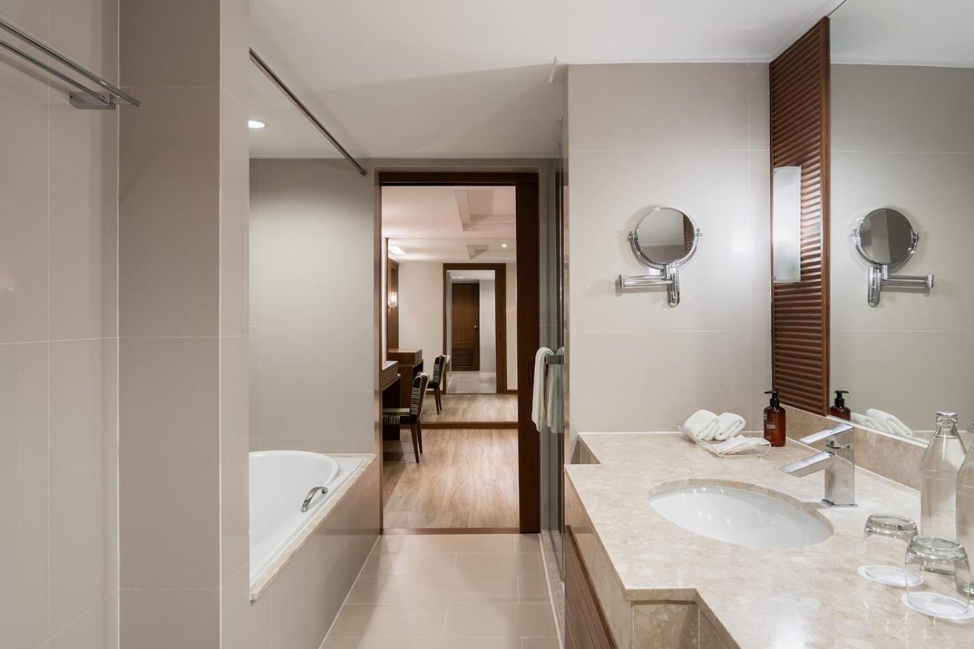 Dusit Princess Srinakarin Hotell 4*