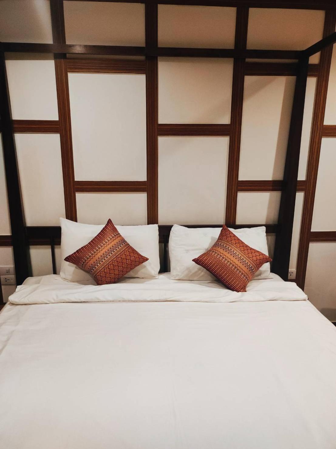 Mstay Bed & Breakfast 3*