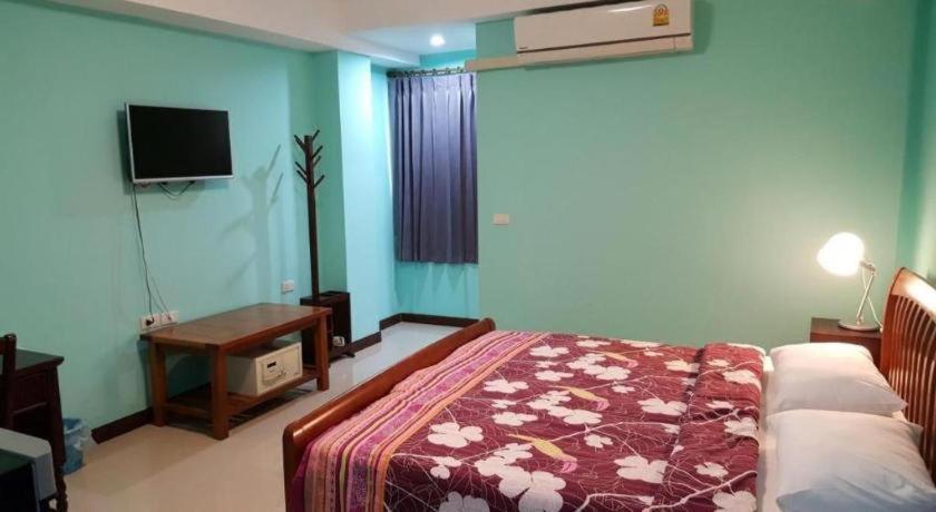 Sunflower Place 3*