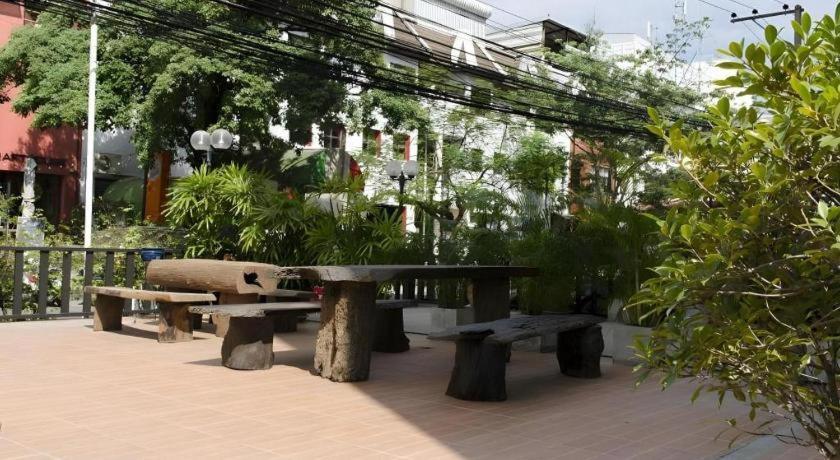 Town In Town Gardent Hotel 3*