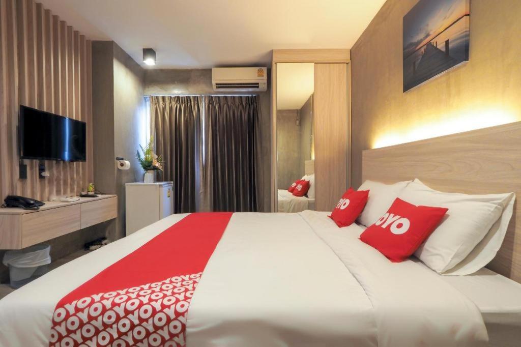 Oyo 75368 Demadre Hotell Bangkok