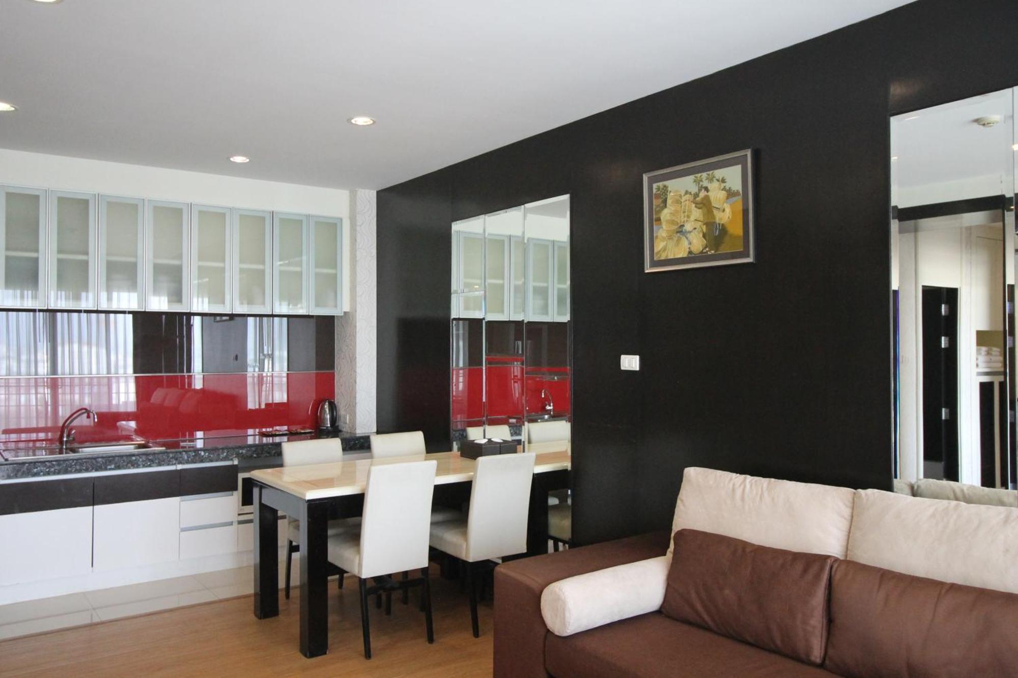 The Sunreno Aparthotel