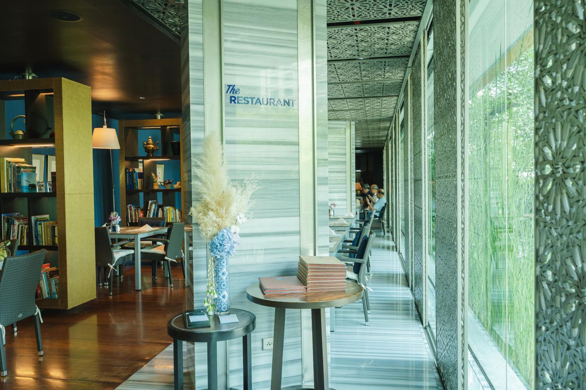 Maduzi Hotel, 4*