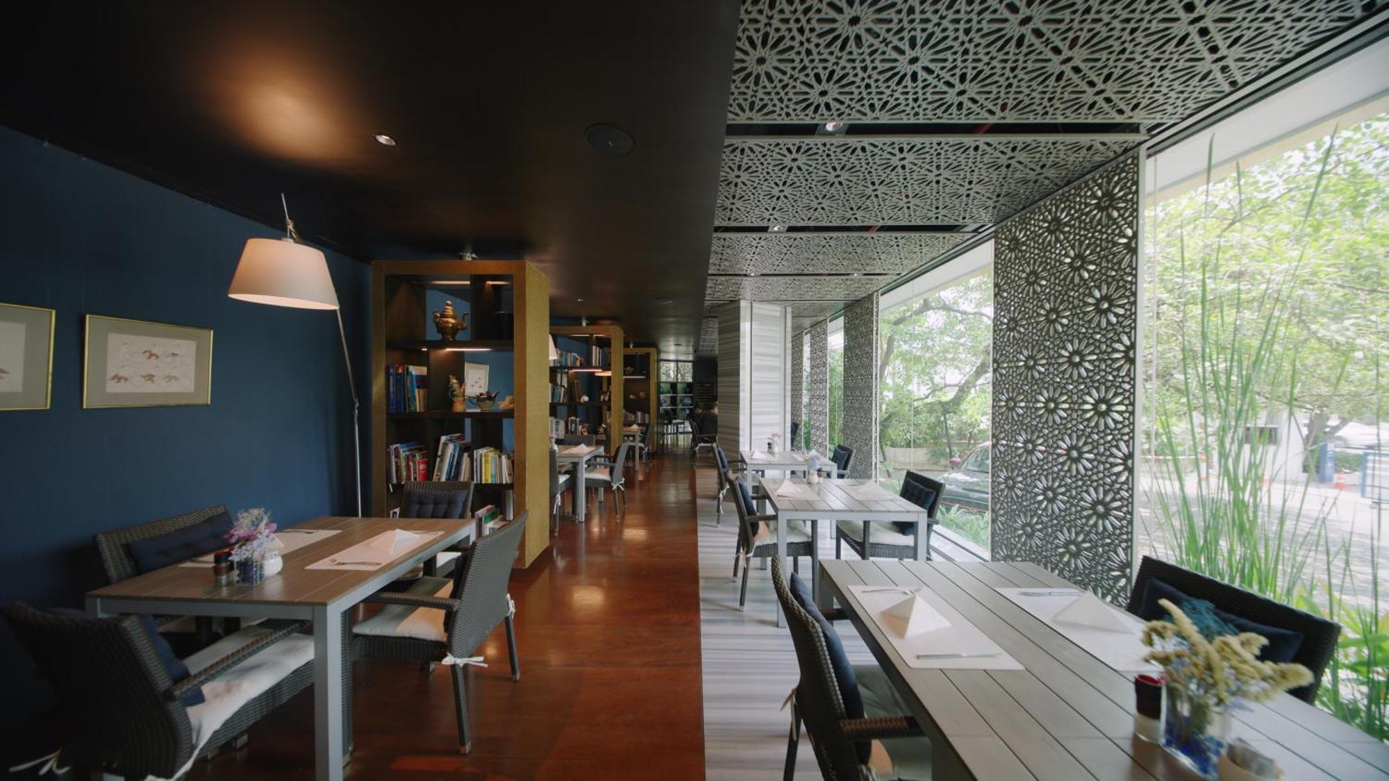 Maduzi Hotel,