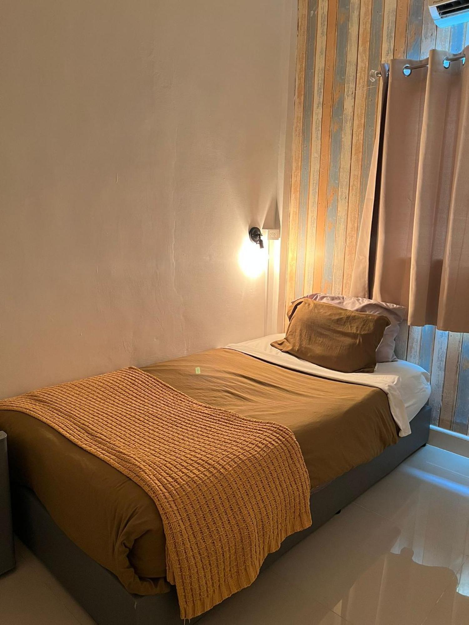 Hotel La *