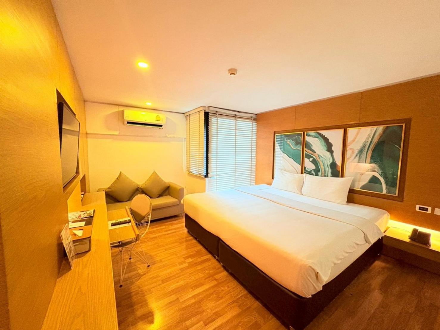 I Silom Hotell 4*