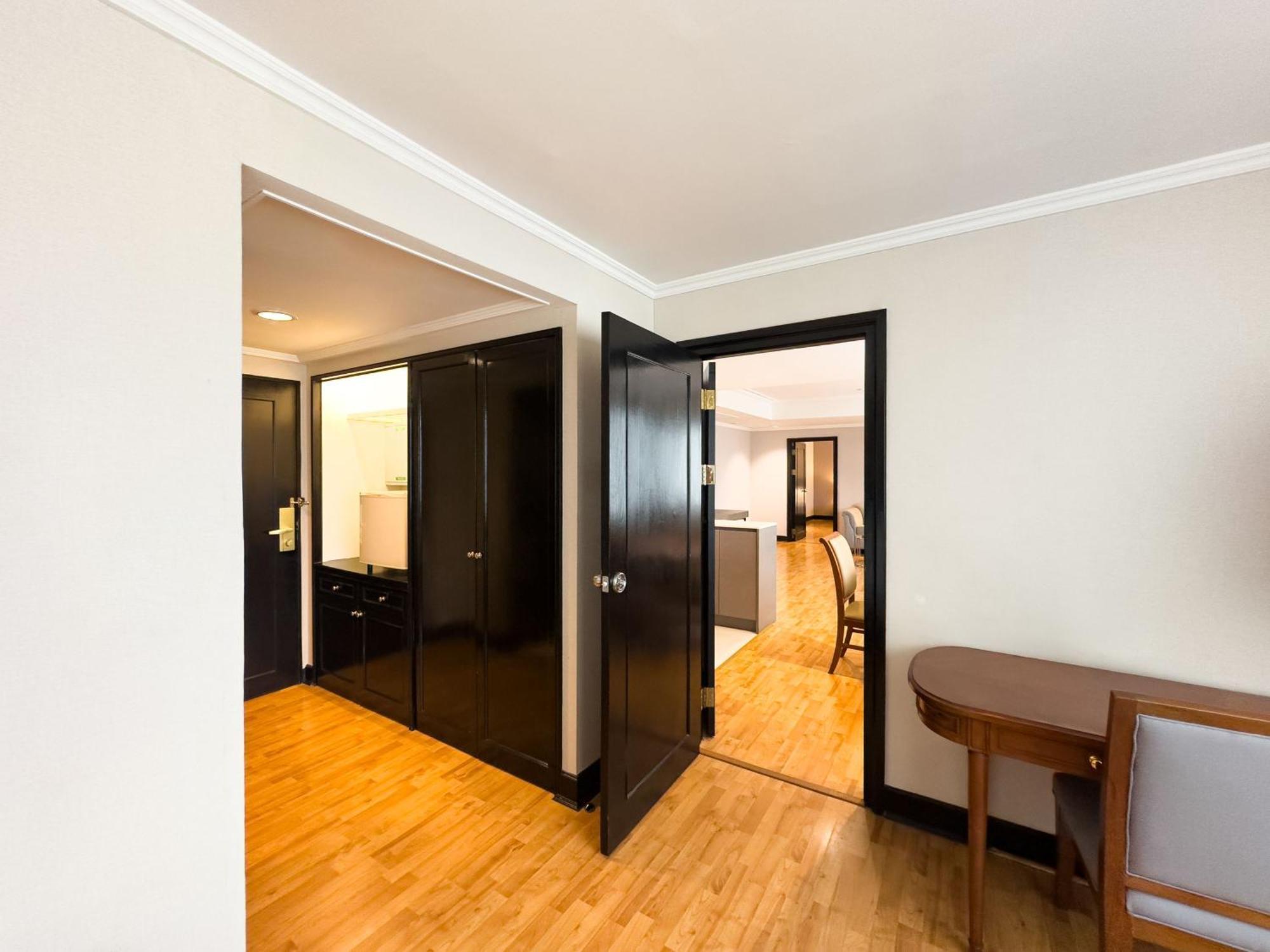 Rembrandt Residences Hotel 4*