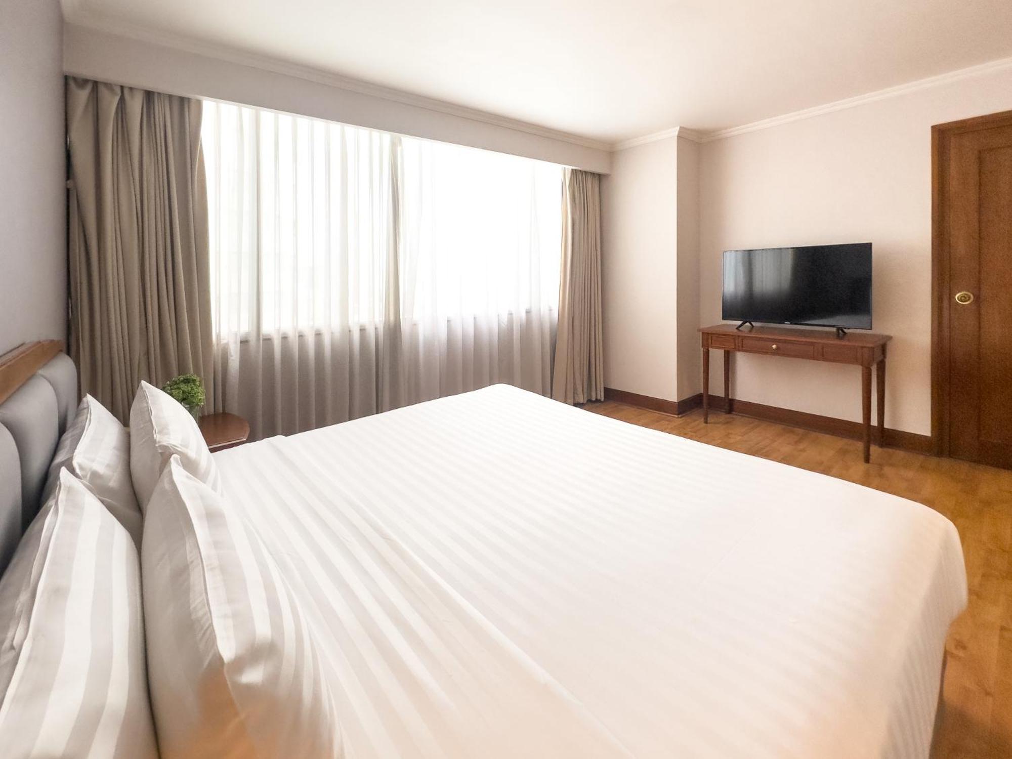 Rembrandt Residences 4*