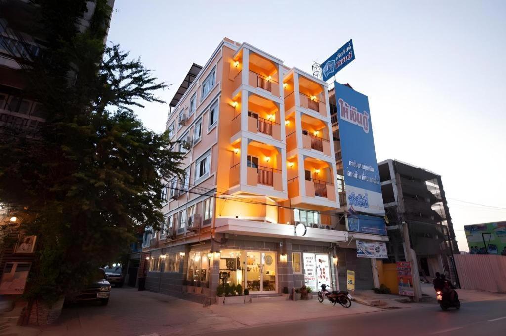 Hostel Hoppers Place Donmuang *