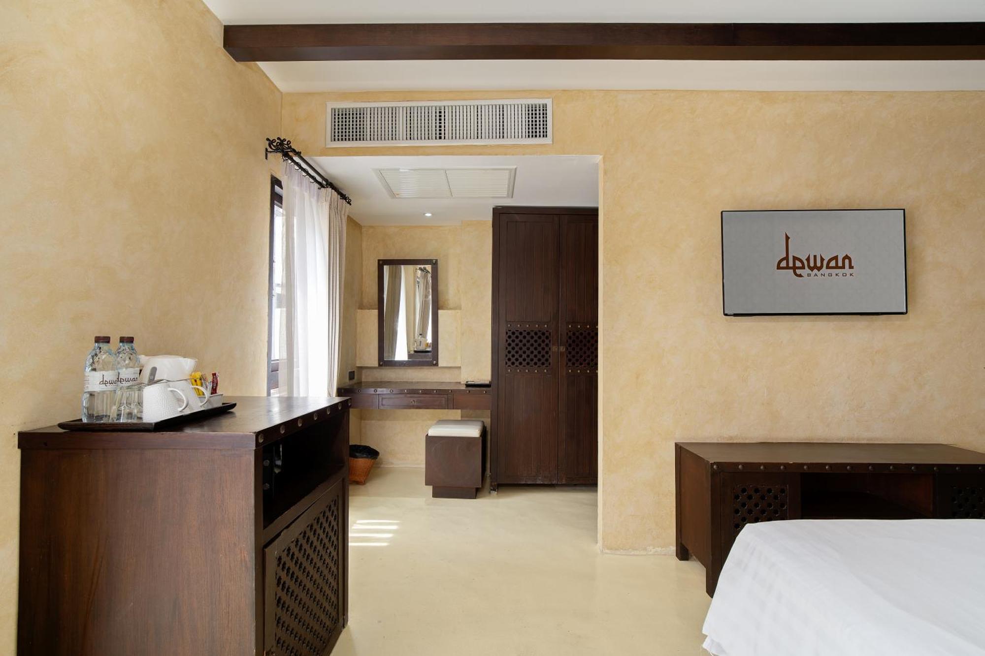 Dewan - Sha Certified Bangkok