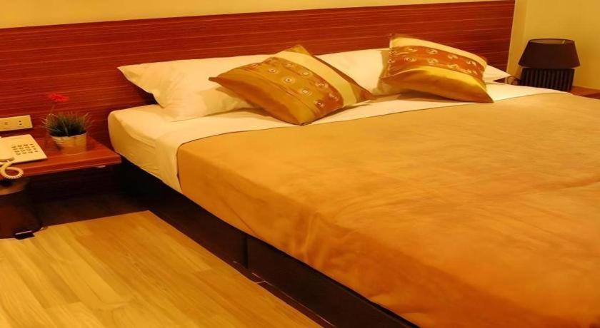 Hotel White House Asoke Sukhumvit 18