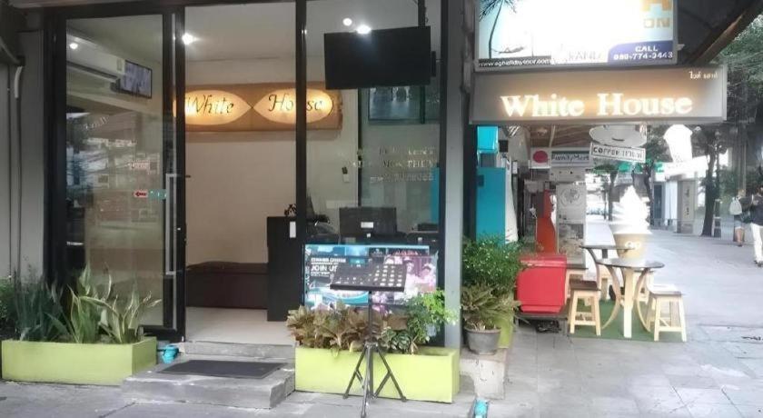 Hotel White House Asoke Sukhumvit 18