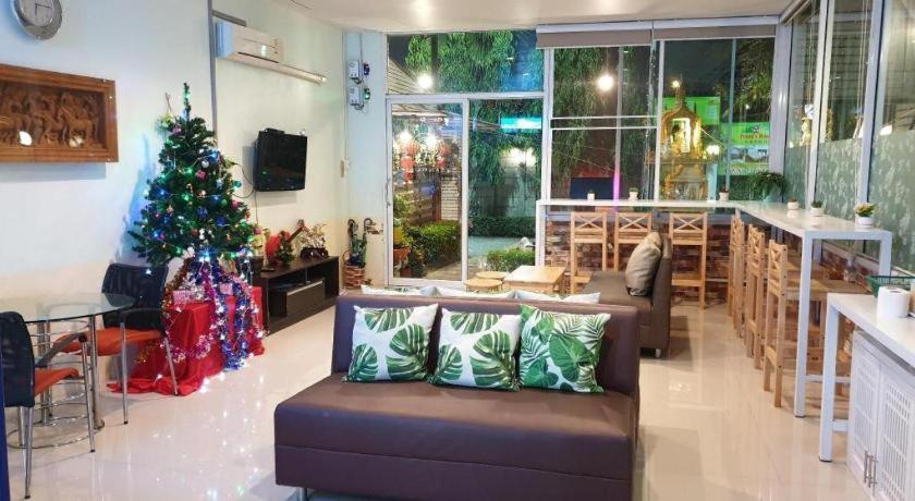 Friends House Resort Bangkok