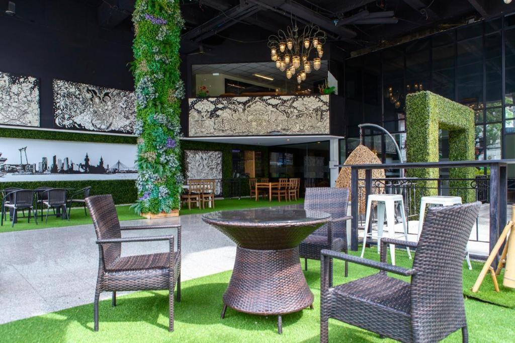 Town In Town Gardent Hotel 3*