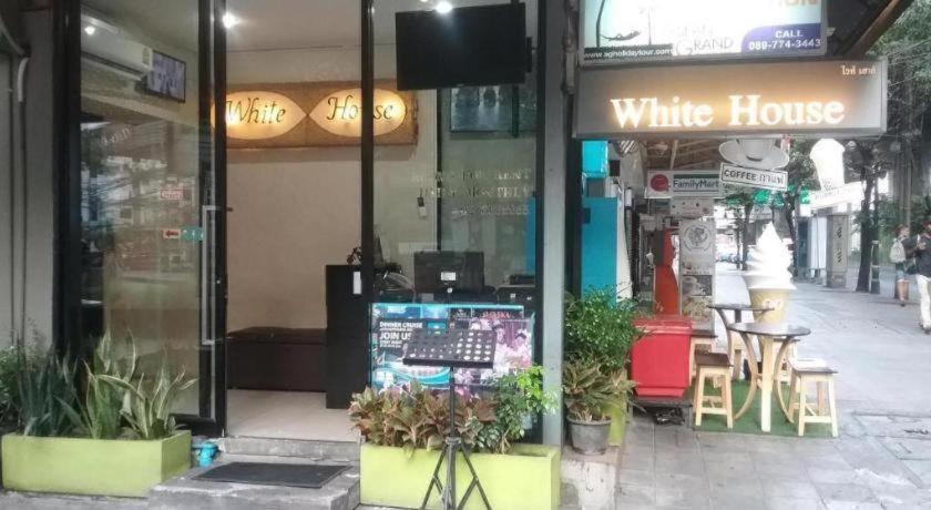 White House Asoke Sukhumvit 18 Hotel 3*