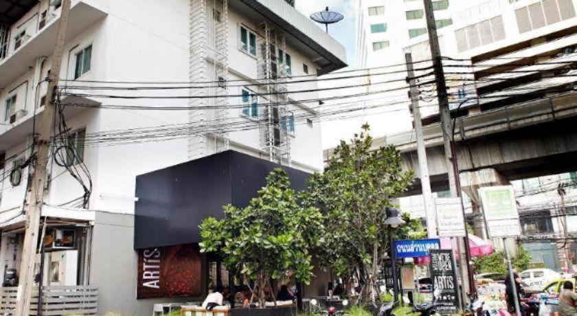 White House Asoke Sukhumvit 18 3* Bangkok