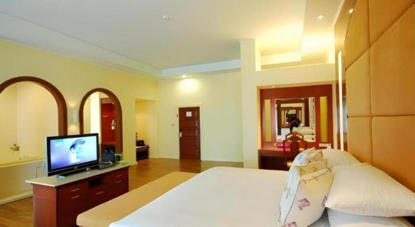 Hip Hotel 3*