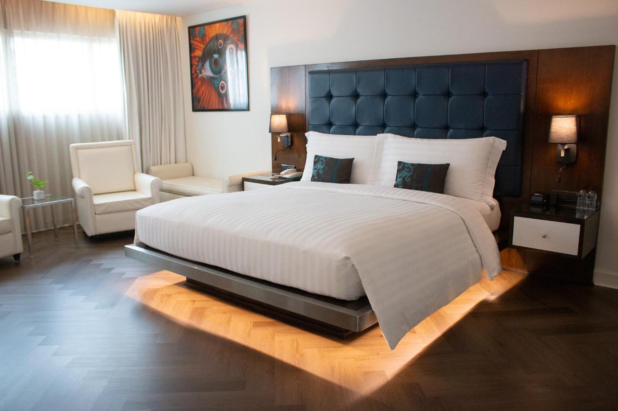 Night - Sukhumvit 15 Hotel