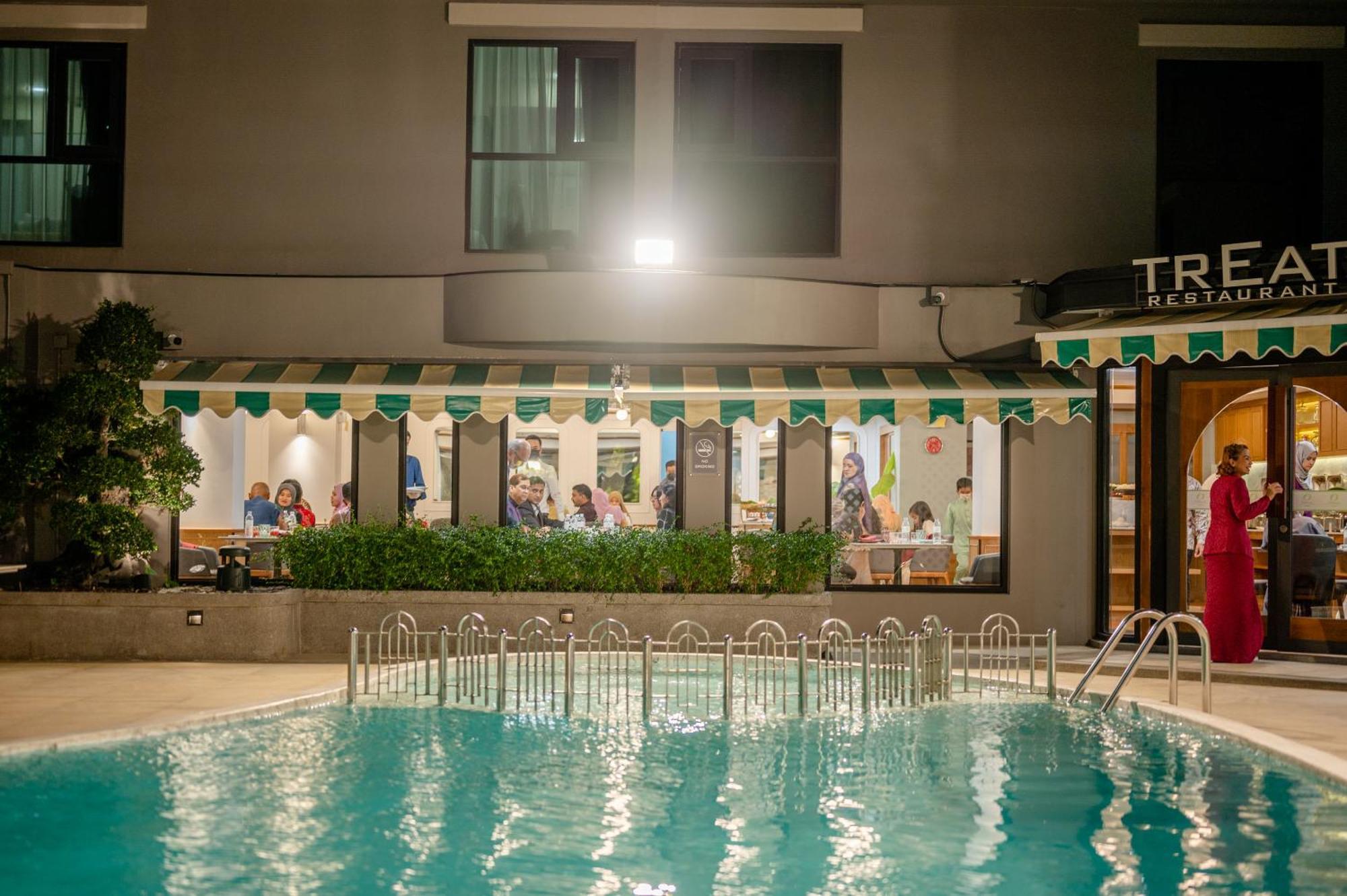 Oakwood & Hotel